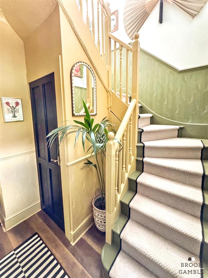 3 Bedroom House - End Terrace. Royal Sussex Crescent in Eastbourne, East Sussex 12